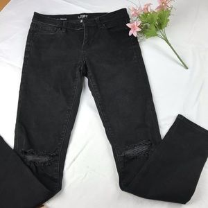 Black LOFT ripped skinny jeans 😍
